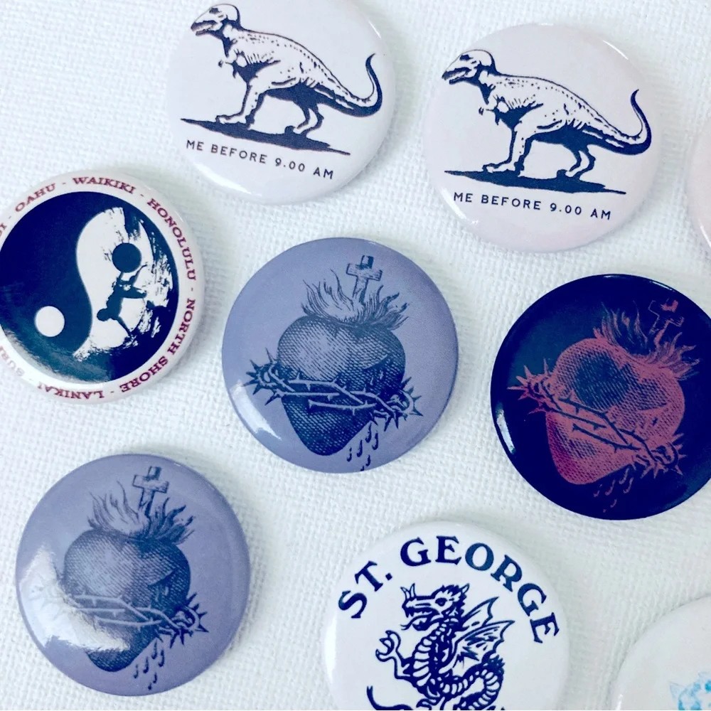 🌀 13 Brandy Melville Buttons - Picture 2 of 4